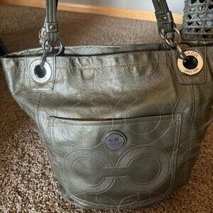 Coach Authentic Alex Grey/Platinum Patent Leather Handbag Purse Shoulder Bag